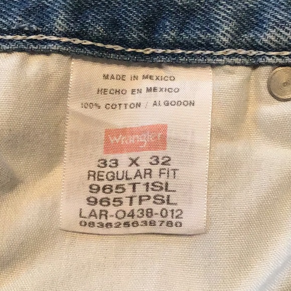 Wrangler Lightwash 5 Pocket Regular Fit Jeans - Picture 2 of 4